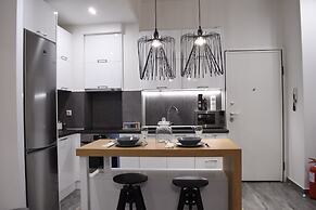 Alpinia Deluxe Apt Must