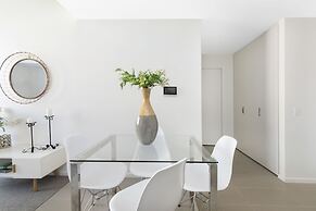 Accommodate Canberra - Azure