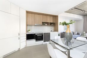 Accommodate Canberra - Azure