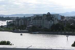 Central Victoria B Apartment