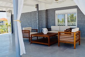 Aelia Sea View Studios