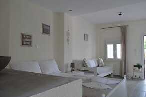 Aelia Sea View Studios