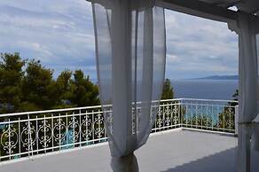 Aelia Sea View Studios