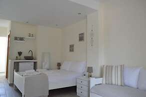 Aelia Sea View Studios