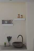 Aelia Sea View Studios