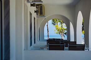 Aelia Sea View Studios