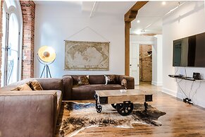 1861 Grand Loft in Old Port by Nuage
