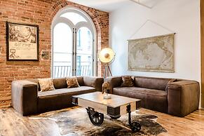 1861 Grand Loft in Old Port by Nuage