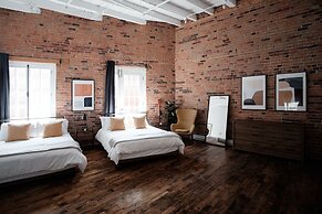 1861 Grand Loft in Old Port by Nuage
