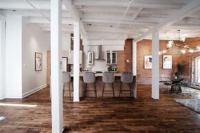1861 Grand Loft in Old Port by Nuage