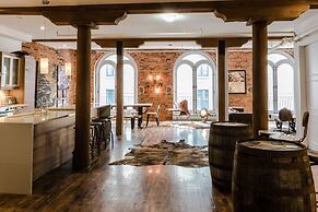 1861 Grand Loft in Old Port by Nuage