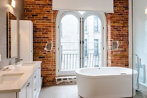 1861 Grand Loft in Old Port by Nuage