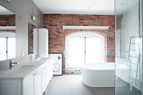 1861 Grand Loft in Old Port by Nuage