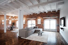 1861 Grand Loft in Old Port by Nuage