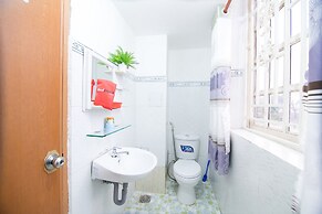 RedDoorz near Tan Son Nhat Airport 3