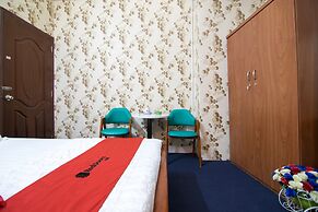 RedDoorz near Tan Son Nhat Airport 3