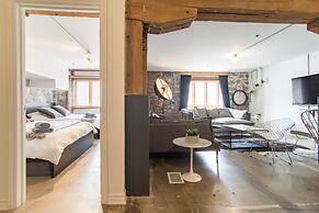 1821 Industrial Loft in Old Port by Nuage
