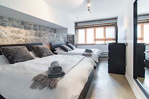 1821 Industrial Loft in Old Port by Nuage