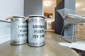 1821 Industrial Loft in Old Port by Nuage