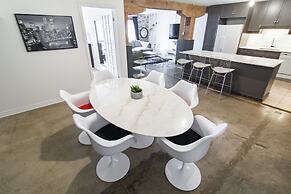 1821 Industrial Loft in Old Port by Nuage