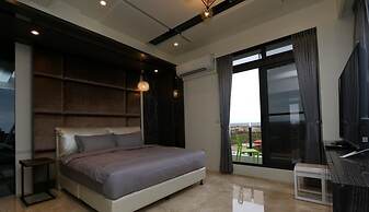Li Chu Art Paternity B&B