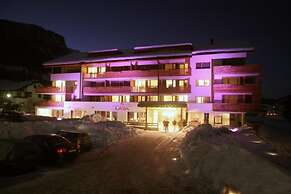 Alpine Hotel Ciasa Lara