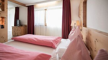 Alpine Hotel Ciasa Lara