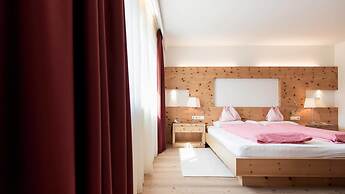 Alpine Hotel Ciasa Lara