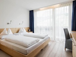 Alpine Hotel Ciasa Lara