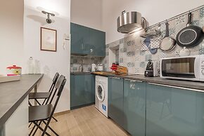 Monti Artistic Flat
