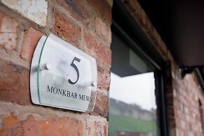 City Apartments Monkbar Mews