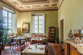 Dimora Storica Palazzo Puccini LSM