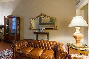 Dimora Storica Palazzo Puccini LSM