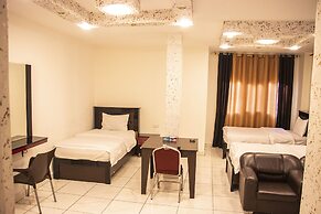 Sara Crown Hotel