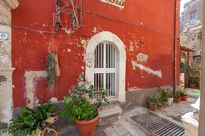 Ortigia Colourful Apartment