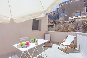 Ortigia Colourful Apartment