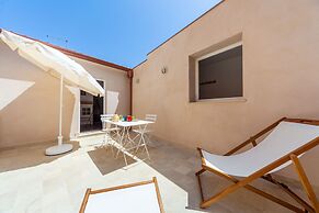 Ortigia Colourful Apartment