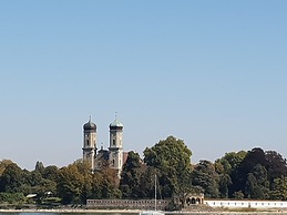 Lakeside Smoker Apartment FDH