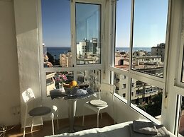 Corona central location mini penthouse