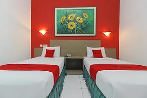 RedDoorz Plus near Alun Alun Kejaksan Cirebon