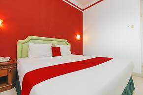 RedDoorz Plus near Alun Alun Kejaksan Cirebon