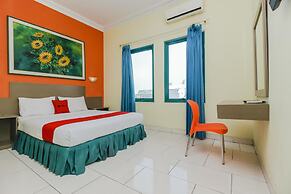 RedDoorz Plus near Alun Alun Kejaksan Cirebon