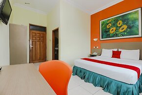 RedDoorz Plus near Alun Alun Kejaksan Cirebon