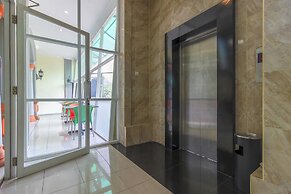 RedDoorz Plus near Alun Alun Kejaksan Cirebon