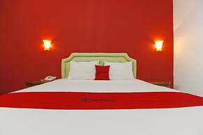 RedDoorz Plus near Alun Alun Kejaksan Cirebon