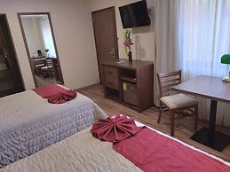 Hotel J&E by Serranillo
