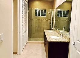 4BR Townhouse 320 by Ideal Experience VR