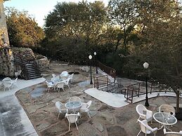 Gruene River Hotel & Retreat