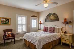 Gruene River Hotel & Retreat