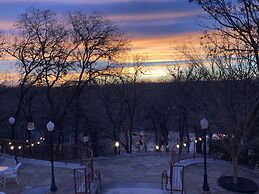 Gruene River Hotel & Retreat